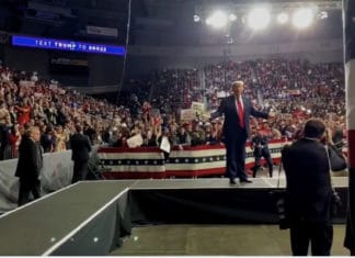 40%  of audience at a South Carolina Trump rally were Democrats