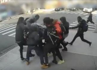 Horrifying NY! Girl beaten unconscious in robbery in broad daylight