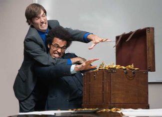 ‘Ruling class thinks nothing of flipping us off while seizing our…wealth…’