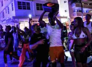 Screams of racism after youths jump on police cars, beat up people in restaurants