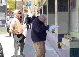 NYC Today! Criminal hits a detective in the head in broad daylight