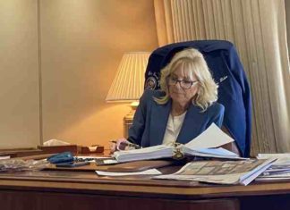 Sleepy Joe can’t use note cards or keep up but Dr. Jill is close by