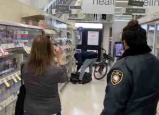 CBS News supports the looting of Walgreens