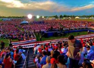 Former President Trump drew a huge crowd in Ohio just like Biden doesn’t