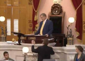Ohio Dems scream, pound on desks, make animal sounds to drown out the speaker