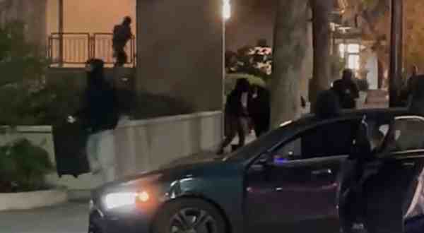 Daring Robbery by 80 Not White Supremacists of Nordstrom in San Fran - Vimarsana News