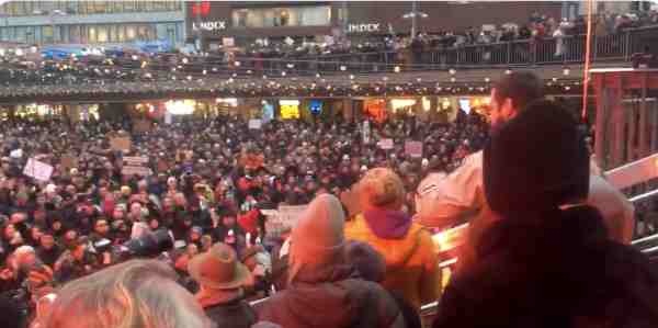Huge Protest in Sweden Where Few COV Mandates Are in Place - Vimarsana News