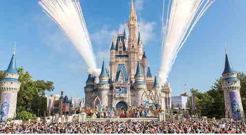 NextImg:Disney Sues Gov. Ron DeSantis for "Targeted ...Retaliation"