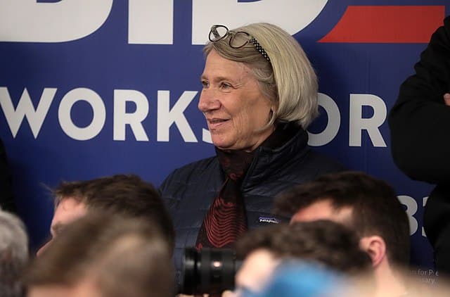 Mao-Quoting Biden Advisor Anita Dunn Secretly Worked for Pfizer