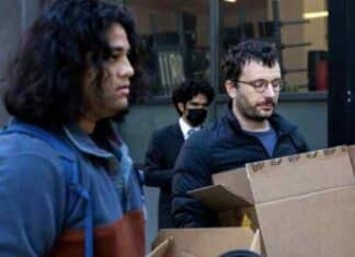 Inept Media Falls for a Prank at Twitter Headquarters