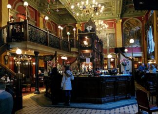 Bank of England Warns They’re Going Cashless