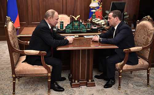 NextImg:Medvedev Threatens to Send Britain Into the "Abyss"