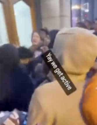 NextImg:Mob of Chicago Teens Beat a Lone Woman