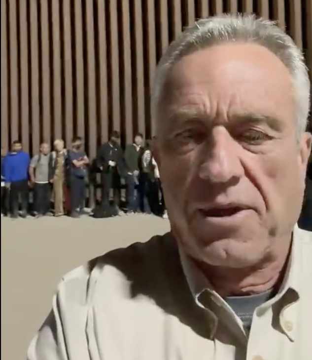 NextImg:Robert F. Kennedy Jr. Visits the Border