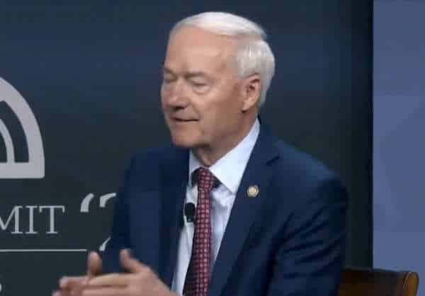 NextImg:Asa Hutchinson's RINO Candidacy Goes Down in a Tucker Interview