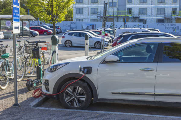 NextImg:EVs Would Cost $17.33 Per Gallon of Gas If Not for Gas Cars