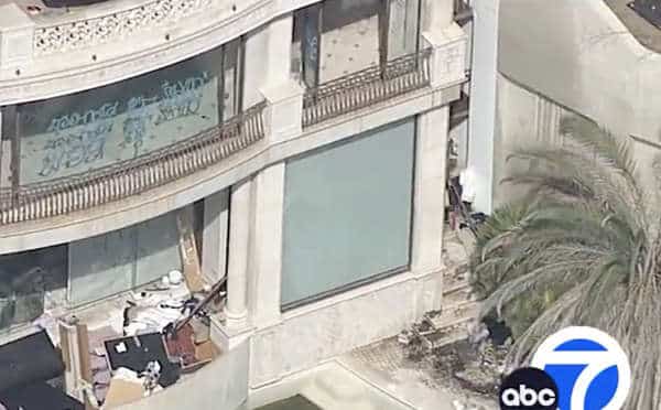 NextImg:Police Can't Keep Squatters Out of a Hollywood Mansion