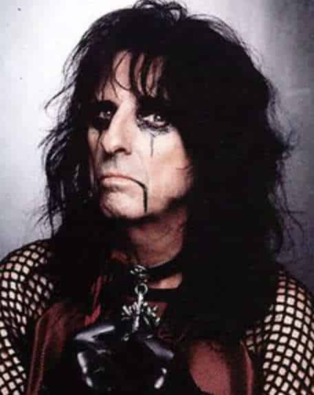 NextImg:Radical Media Rants Against Alice Cooper as "Transphobic"