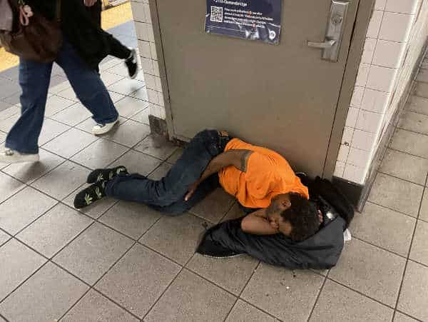 NextImg:NYC Health Dept. Recommends Everyone Carry Narcan