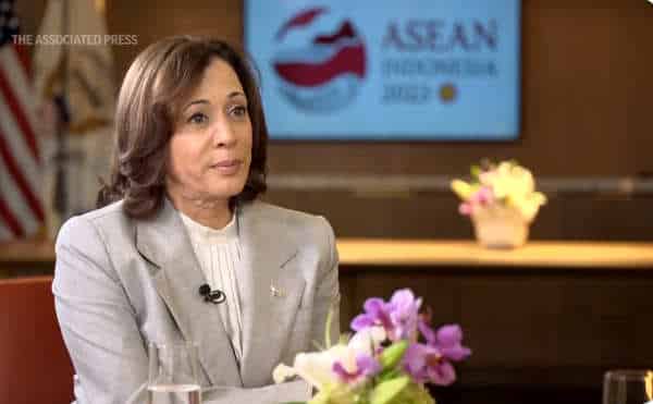 NextImg:Kamala Says She's Ready to Take Over as President If Biden Fails