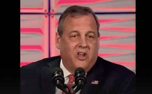 NextImg:Chris Christie on a Bash-Trump Tour Booed in Florida