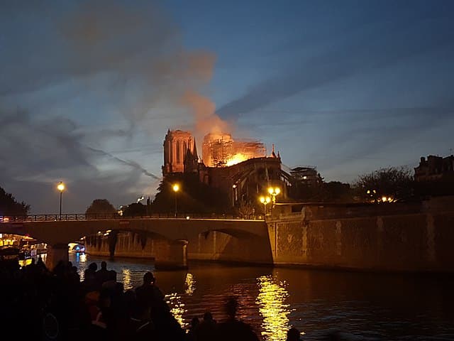 NextImg:Notre Dame Recreated with Original Tools and Techniques & a Place for the Crown of Thorns
