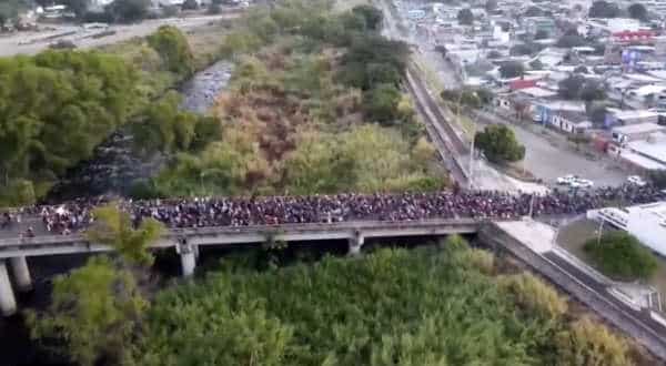NextImg:Vivek to Alex Jones: The US Border Is A Frontier for Invasion