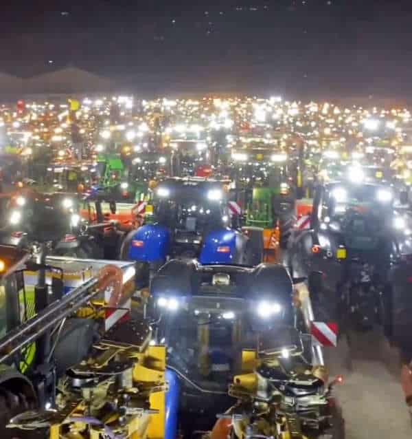 NextImg:German Farmers Will Go Ahead with a Massive Protest of Taxes