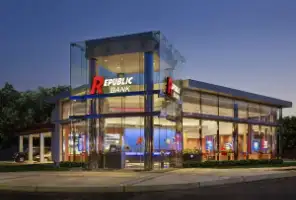 Feds Seize Republic Bank‚ Sell It to a Competitor
