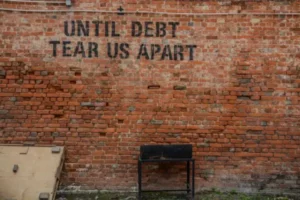 Bloomberg Warns: Debt Danger Ahead