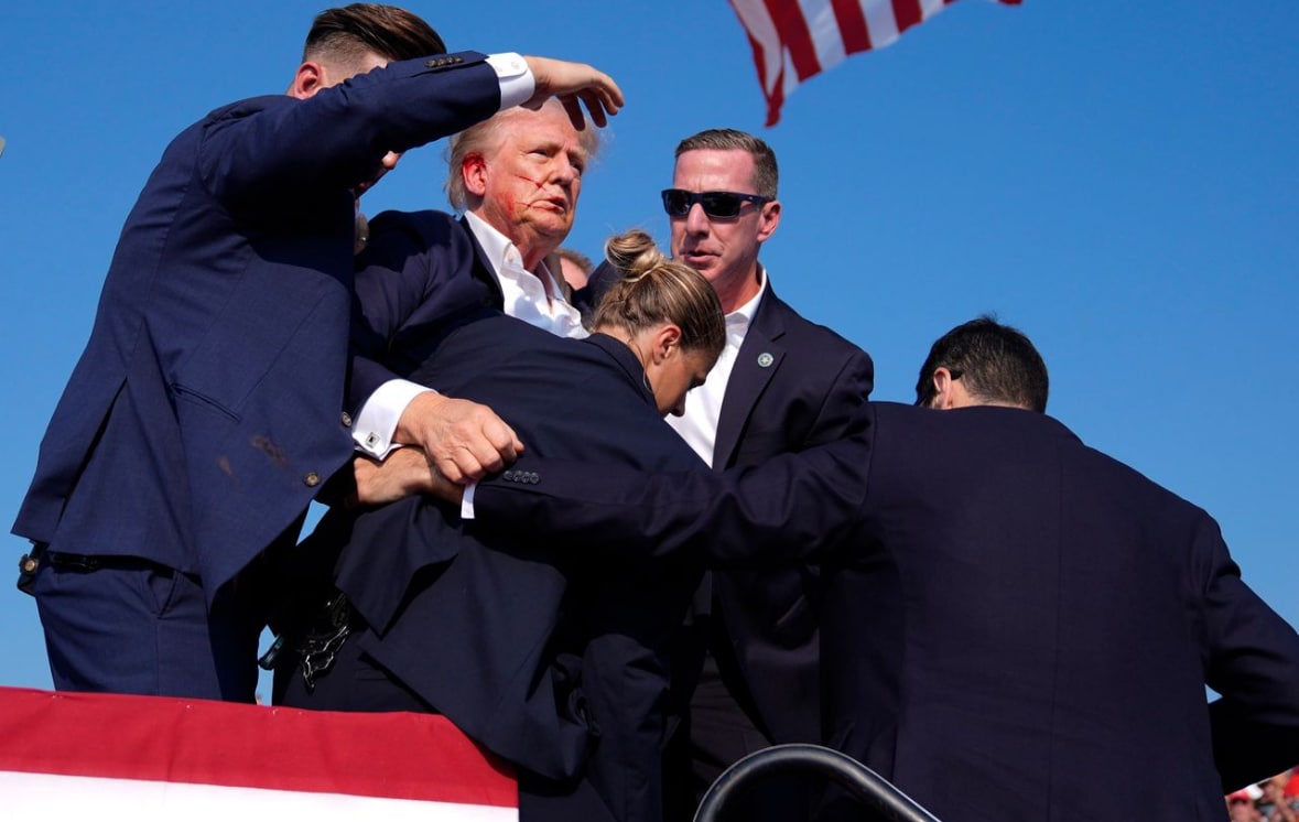 Donald Trump Taken Off the Stage in PA.