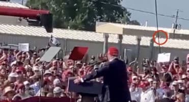 Video of Assassin Running Across the Roof in Plain Sight