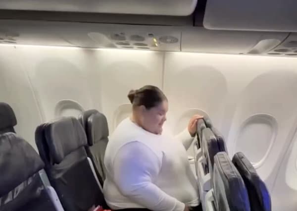 Obese Petitioner Wants Wide Airline Seats