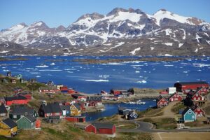 Poll Finds 57% of Greenlanders Want the US to Buy the Territory