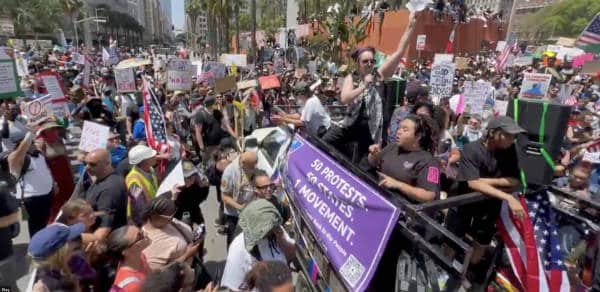 Massive Geriatric and Cretin No Kings Riot in LA