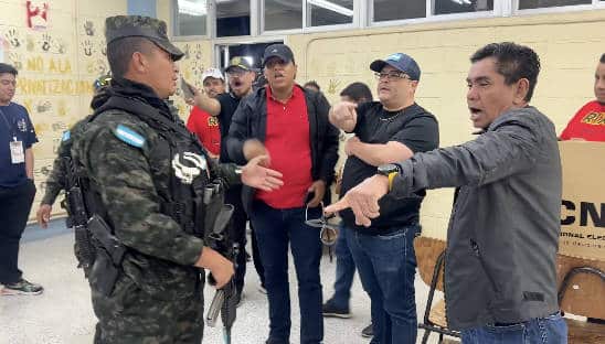 Honduran Socialists Stop the Election as 2 Conservatives Lead