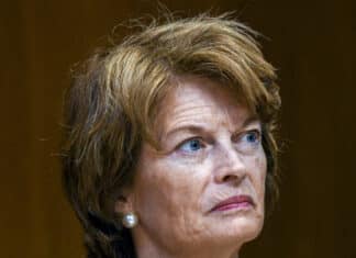 Lisa Murkowski Won’t Vote for Voter ID in a Trump State