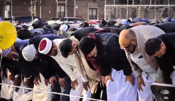 Throngs of Islamists Take Over Prospect Park, New York City Today