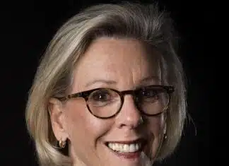 Tampa Mayor Won’t Cooperate with ICE, Threatened with Removal