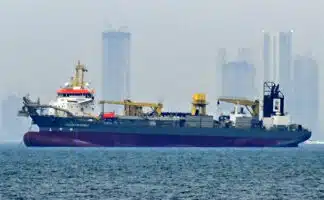 A Greek Tanker Has the “Guts” to Pass Through the Strait of Hormuz