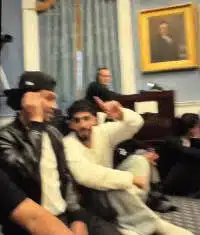 Zohran’s City Hall Iftar, One Attendee Gives an ISIS Salute