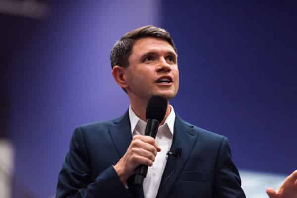 Pastor Candidate Begged for Abortion Clinics in Federal Buildings