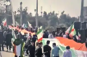 Pro-Regime Iranians Line Bridges & Plants Before the Bombs Fall: They’re Wasting Their Time