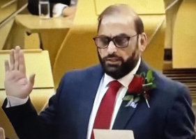 Scotland’s Pakistani MSP Struggles to Pronounce His Oath of Office