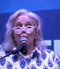 Debbie Dingle Gives Orders to the Media