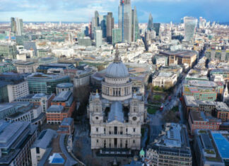 Mayor Khan Praises Nightclub Entertainment in St. Paul’s Cathedral